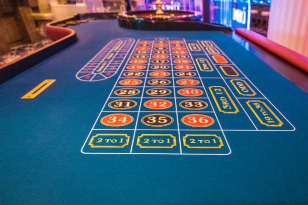 Live dealer video feed during Sic Bo dice shake on macan388